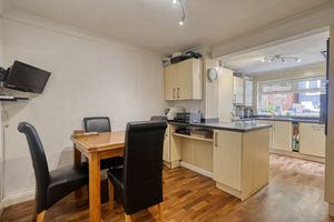 Kitchen/Diner- click for photo gallery